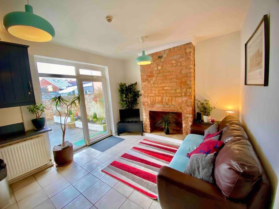 Brickworks - 2 Bedrooms, 15 Mins Walk To The Centre, With Garden 카디프 외부 사진